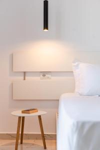 Bright Modern Apartment with Balcony Views Golem by PikHost