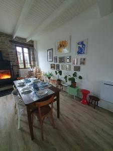 Ti ar chorneg, maison de vacances bretagne entre mer et mont darrée