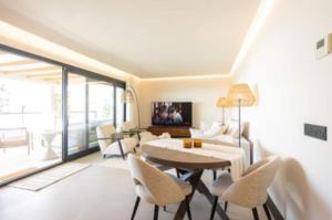 New Modern 3 bedrooms apartment with ocean views