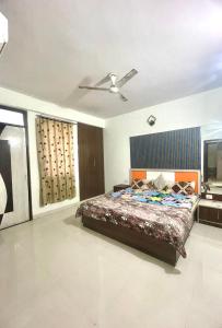 ZenRoofs- Homely 2BHK Apartment