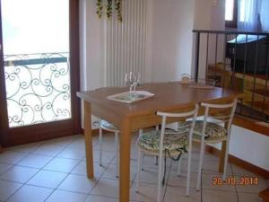 Wohnung Nr 3 Im Casa Margherita, Mit Terrasse, Garten Und Seeblick