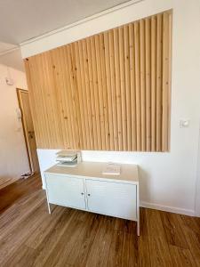 Appartements Studio wifi, parking privatif prive, clim, proche plage et polygone riviera : photos des chambres