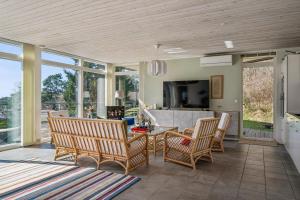 Holiday Home In Egsmark Surrounded By Beautiful Nature With Spacious Terraces Close To The Beach, Ebeltoft And Mols Bjerge National Park