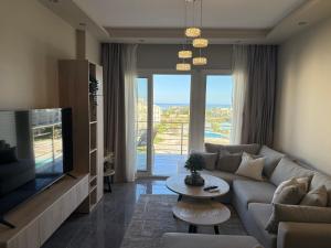 Sunny Beach Penthouse Free Beach, Pools, and Privat Roof