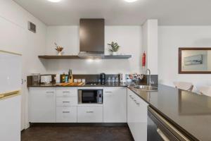 Stylish 2-Bedroom Apartment in the Heart of Perth