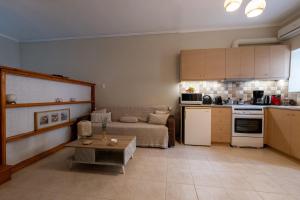 Behind the Sea Kitries