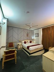 Hotel Melrose Inn - Near Railway Station , Aligarh