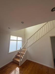 Queen Room in Spacious House with Private Balcony - GA5