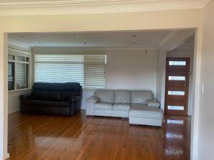 Queen Room in Spacious House with Private Balcony - GA5
