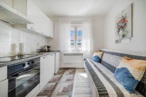 Rooftop Terrace Apartment - Happy Rentals