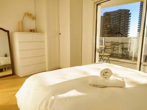 Sun Paradise -Stylish Flat-Rooftop Pool Access-Monaco View