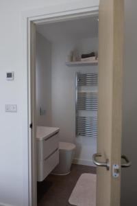 Cozy City Stay 2BR with Sofa Bed