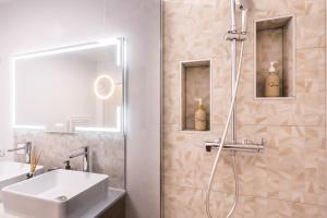 Appartements Le petit sesame jacuzzi cosy Stade De France 6 personnes Wifi Terrasse Parking prive : photos des chambres