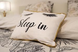 Nadias Lovely Home - WITH PRIVATE GARDEN AND JACUZZI