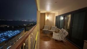 Spacious 2BHK with Balcony & sea view