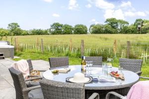 Blossom Lodge, 1 Roadford Lake Lodges