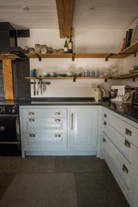 5 Star Large Farmhouse Near The Beach With Hot Tub & Sauna - Porth, Near Newquay