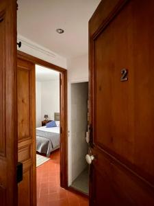 B&B / Chambres d'hotes Entre Midi - Maison d'Hotes - B&B : Chambre Supérieure Lit Queen-Size