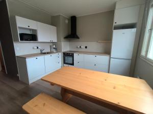 Kaksio Saarijärventiellä, ilmainen pysäköinti