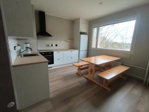 Kaksio Saarijärventiellä, ilmainen pysäköinti