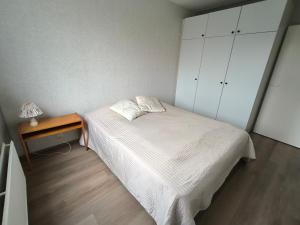 Kaksio Saarijärventiellä, ilmainen pysäköinti