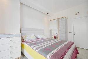 0004 Cozy Residence 1 Bedroom Apartment For Rent In A Modern Residential Complex With Facilities , Mahmutlar