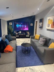 Jacuzzi Retreat in Watford