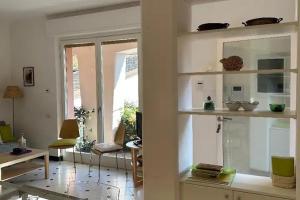 Serenas Beach Side Apt with Parking and AC
