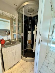 Studio Plein sud -Histoire de clés