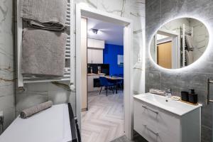 Sea Breeze Apartment by FengShui4u, balkon, nowy budynek, dostęp na kod