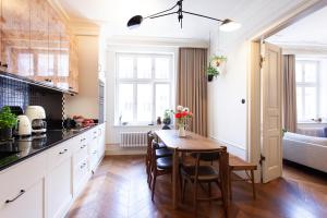 Stary Wrzeszcz 98m2 Design Apartment in Gdańsk