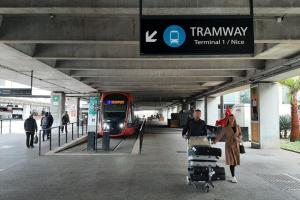 Studio Calif, face tram proche Mer