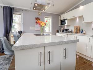 155 Woodland Hall Lyons