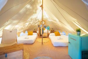 Emperor Tent  room in Kampaoh Tarifa