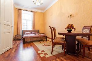 2-bedroom Apartments in Center