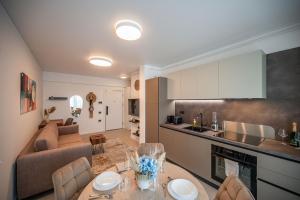 Lotus Apartment 140 in Odyssey Pool & Spa-parking