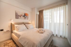 Lotus Apartment 140 in Odyssey Pool & Spa-parking