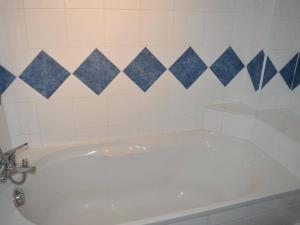 Appartements Appart 2 pieces, 4 couchages, proche mer et commerces, balcon, animaux admis - FR-1-225C-15 : photos des chambres