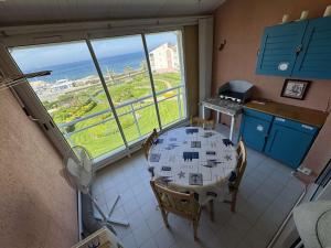 T3 avec piscine, tennis, climatisation, parking à 200 m des plages - FR-1-316-334