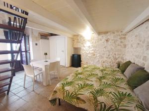 LA SALVIA guest house