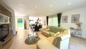 La Pause Limousine, Garden, Wi-Fi, Near Limoges, Golf, Bowling