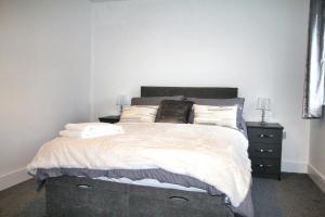 2 Bed Sleeps 4 Pet Friendly Free Parking