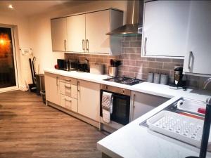 2 Bed Sleeps 4 Pet Friendly Free Parking