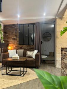 "Studio LM", plein centre ville, parking privé