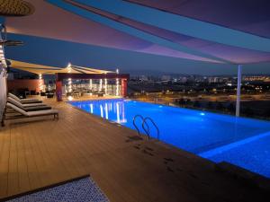 Carnelian Muscat - Airport Hotel