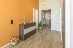 Mehr Meerblick - Stilvolle Ferienwohnung mit Panoramablick auf Ostsee und Saaler Bodden