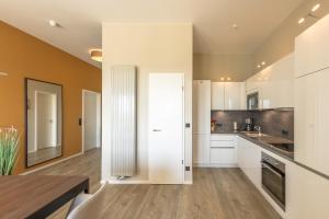 2-Zimmer Ferienwohnung Sonnengott, zwischen Ostsee und Bodden mit Süd- und Westbalkon