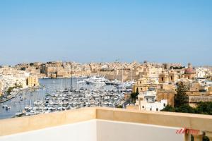 Yolanda Boutique Suites by Zzzing