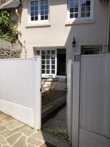 LA CHAPELLE 50m Plage et commerces