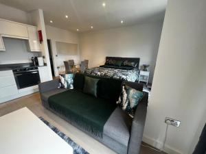 Grosvenor Rd Studio - Sleeps 4 Pet Friendly WiFi